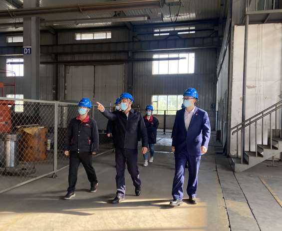 四平市稅務(wù)局局長(zhǎng)于洋、交通銀行四平支行行長(zhǎng)王玉眾一行到我司蒞臨指導(dǎo)